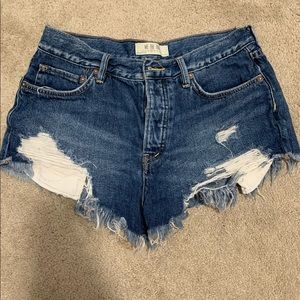 We the free Jean shorts size 27 fits like a size 6